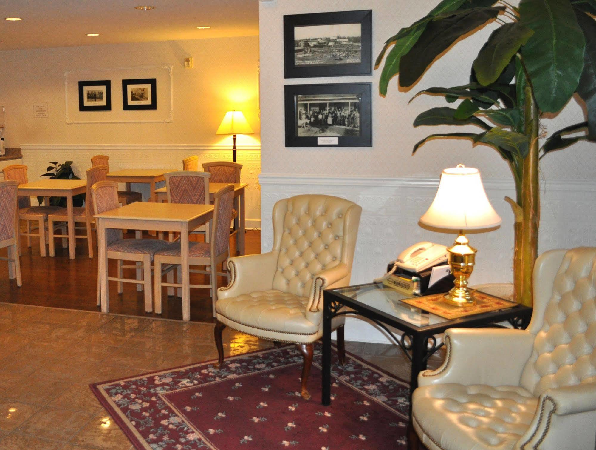 FairBridge Inn&Suites DuPont Extérieur photo